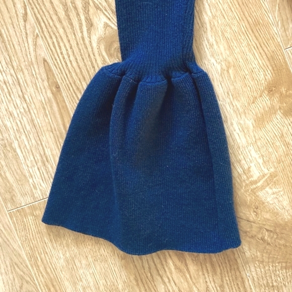 VENUS Blue, Knit, Bell Sleeve,  S-t-r-e-t-c-h Sweater Dress size Medium - Picture 5 of 8